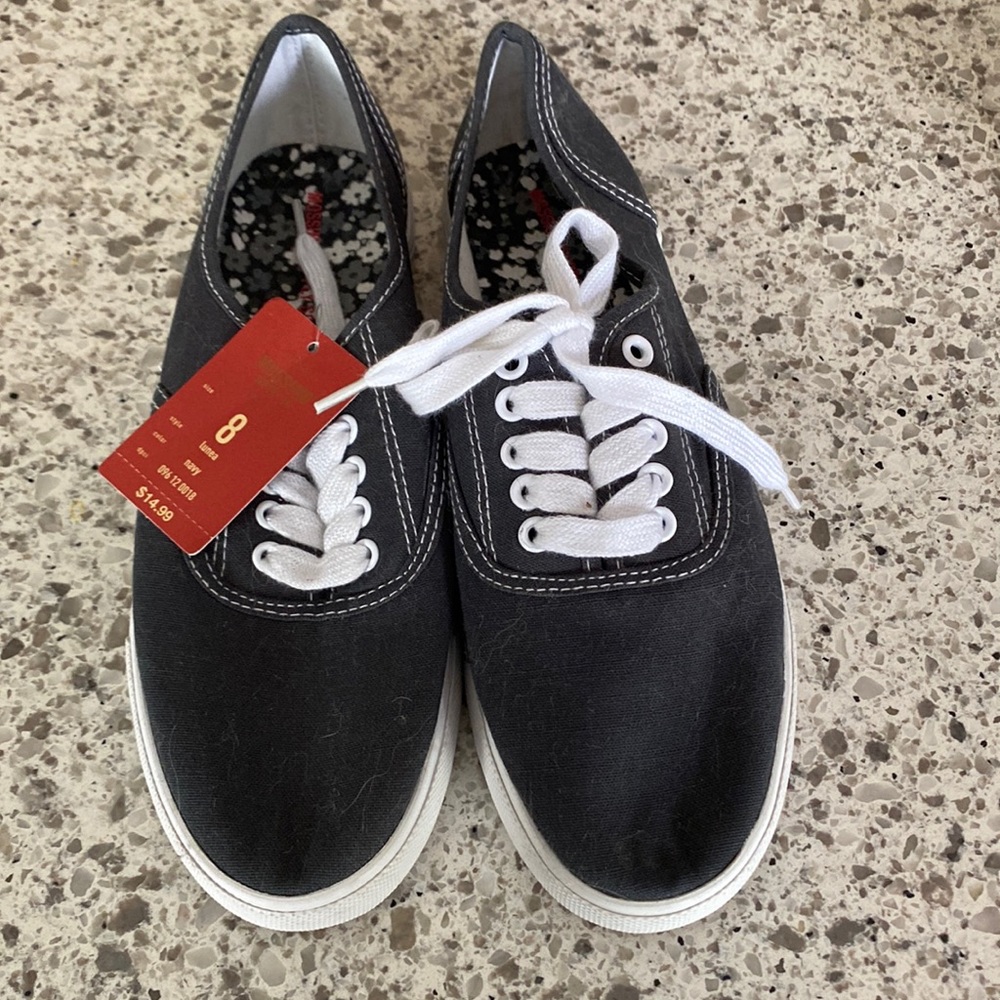 Sneakers never worn
